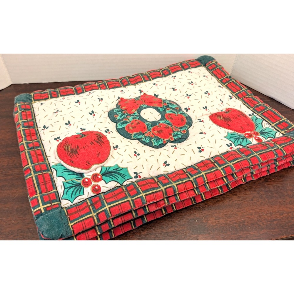 Vintage B&D Christmas Placemats Set of 4 Reversible Plaid Apple Wreath Quilted
